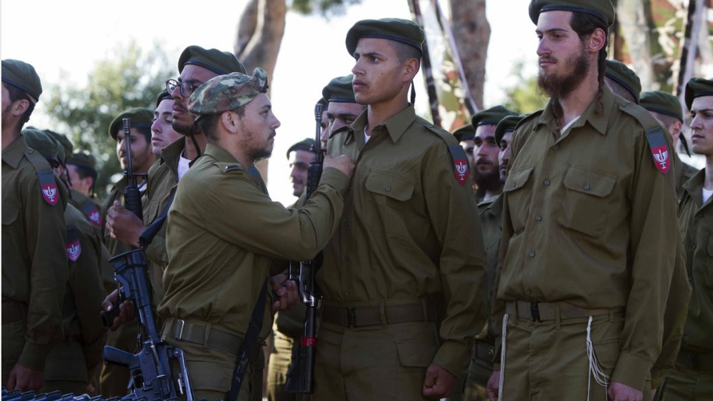 Vojnici Neca Jehude tokom ceremonije polaganja zakletve u Jerusalimu 2013.