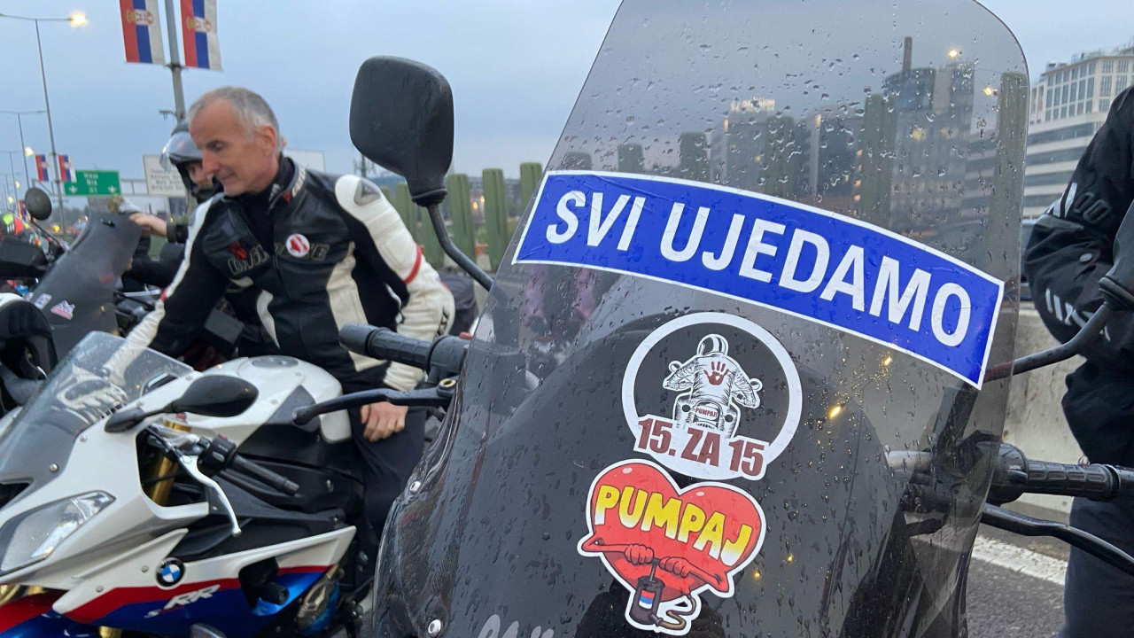 Bajkeri su se pridružili protestu na mostu Gazela u Beogradu
