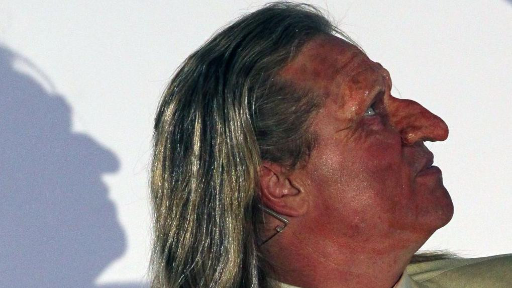 Val Kilmer nosi protetiku u njegovoj monodrami Građanin Tvejn 