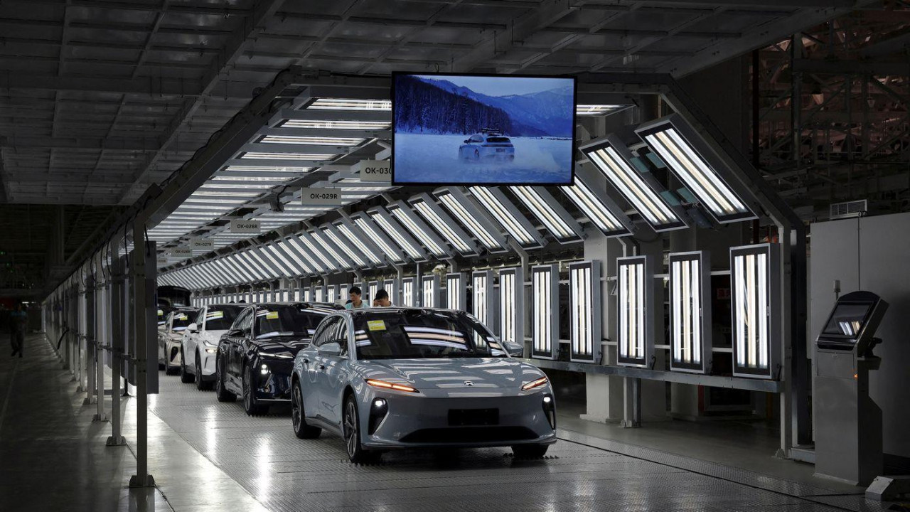 Automobil u fabrici
