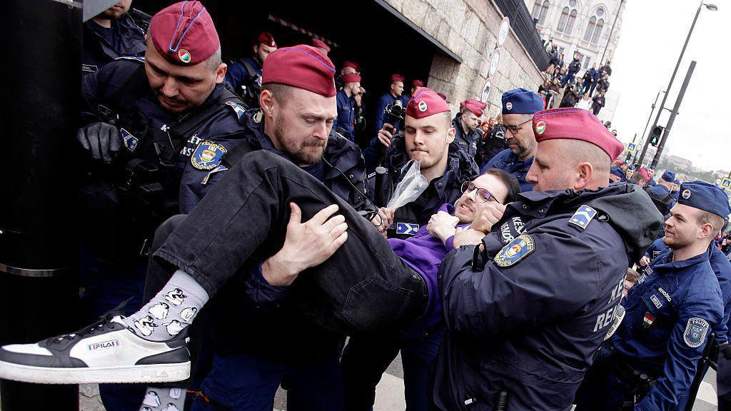 mađarska, mađarska policija