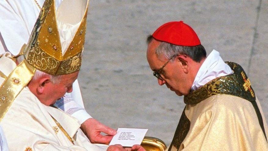 Papa Jovan Pavle Drugi imenovao je Horhe Marija Bergolja u nadbiskupa u Buenos Ajresu 1998. godine
