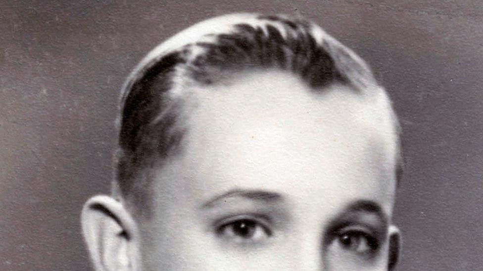 Horhe Mario Bergoljo kao školarac u Buenos Ajresu 1940-ih godina
