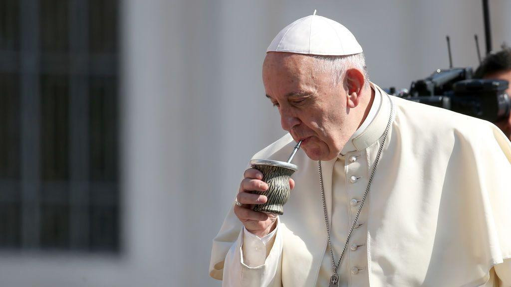 Papa pije mate